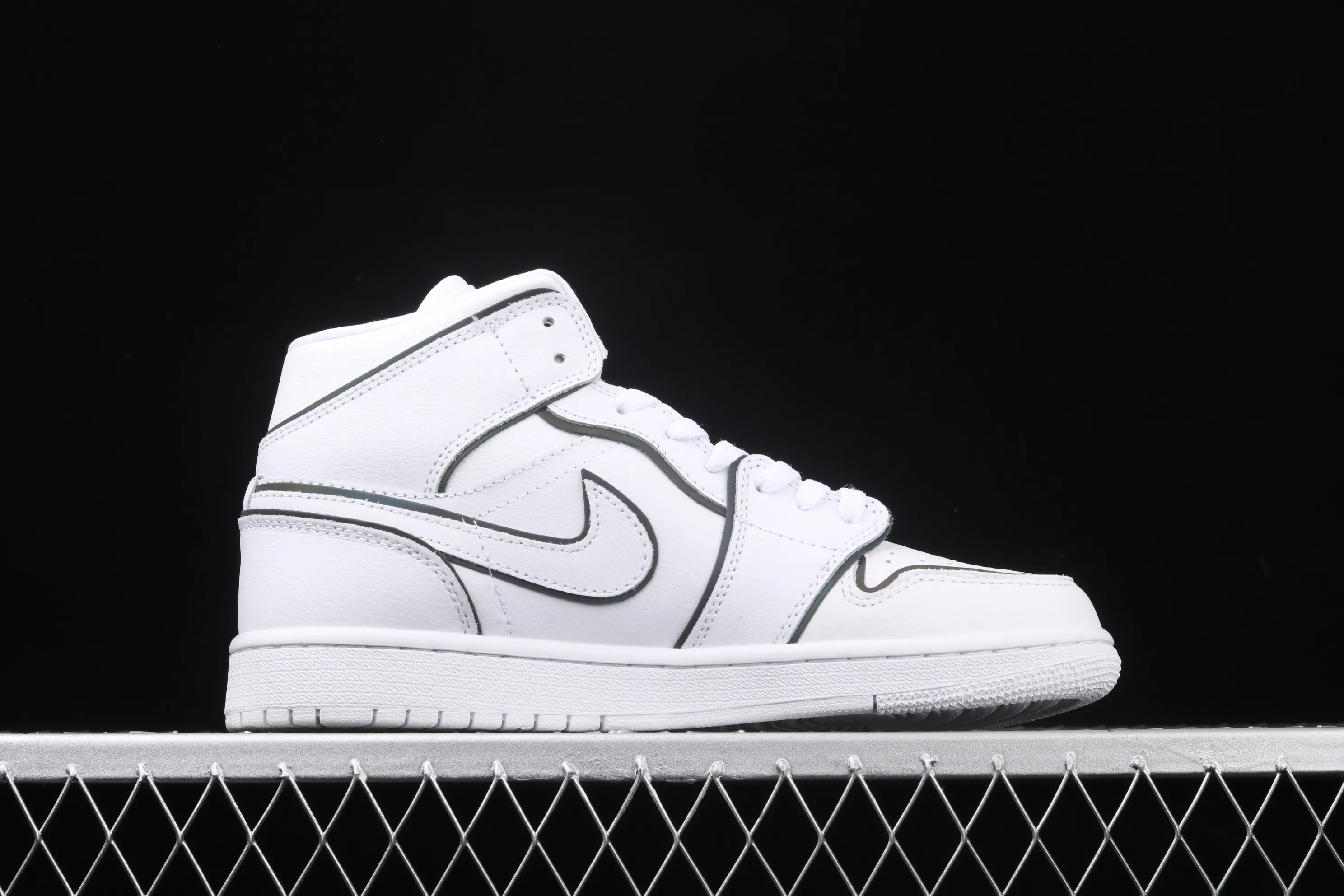 All categories Air Jordan Jordan series basketball shoes Air Jordan 1 Mid Air Jordan 1 Ret Hi Prem AJ1 Joe 1 cool laser stripes basketball shoes CK6587-100
